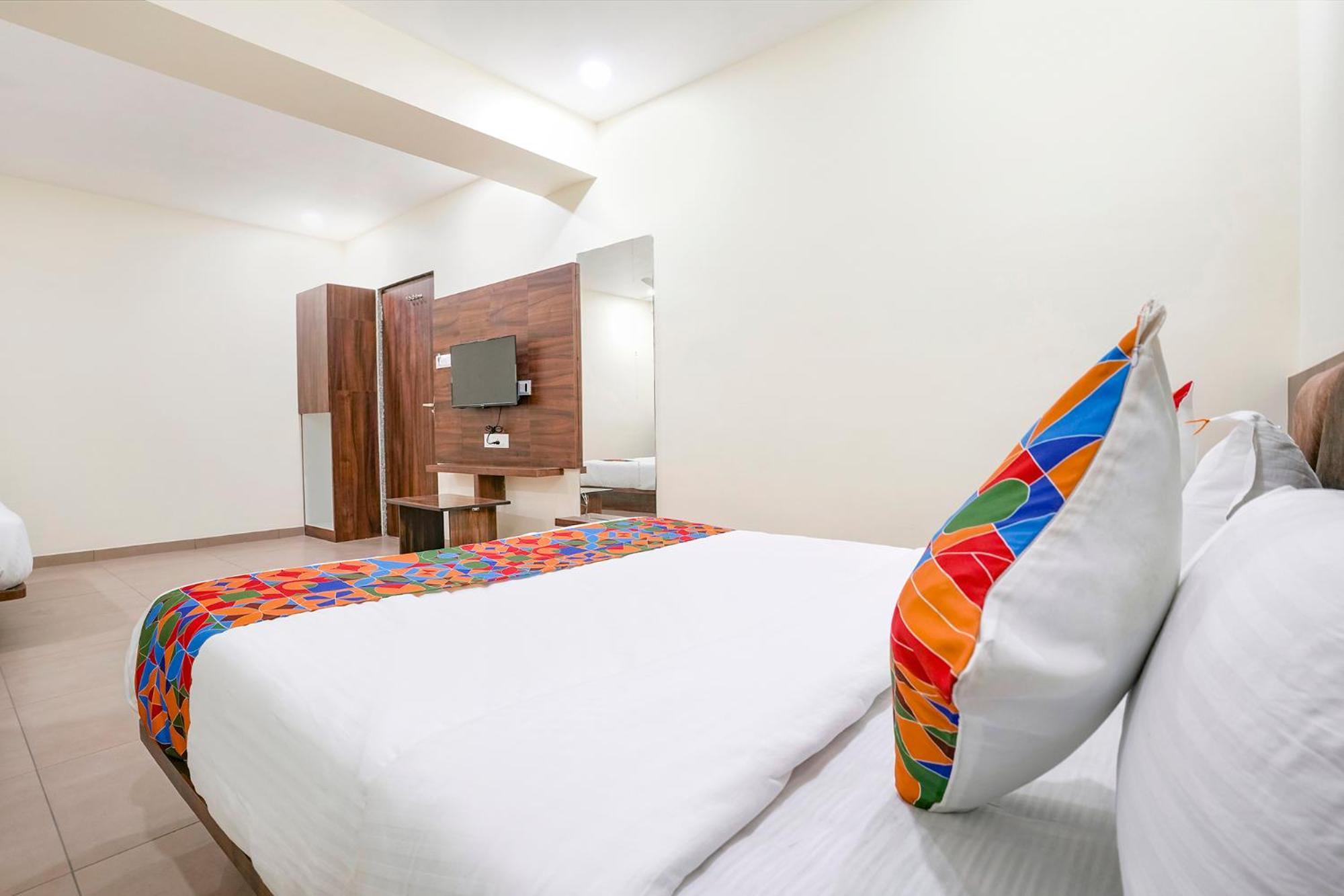 Fabhotel Hill Park I Vadodara Exterior photo